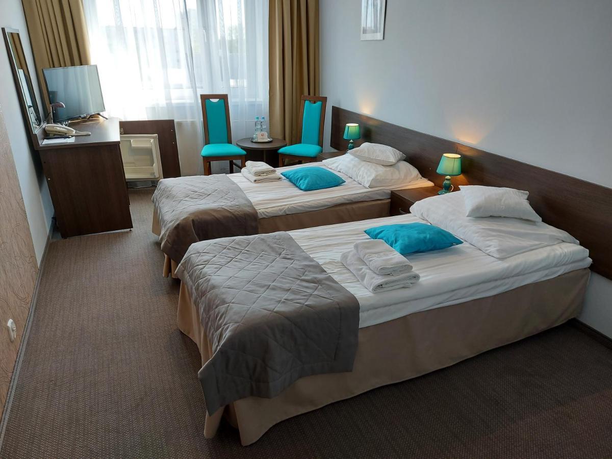 Hotel Ikar ビィドゴシュチュ エクステリア 写真
