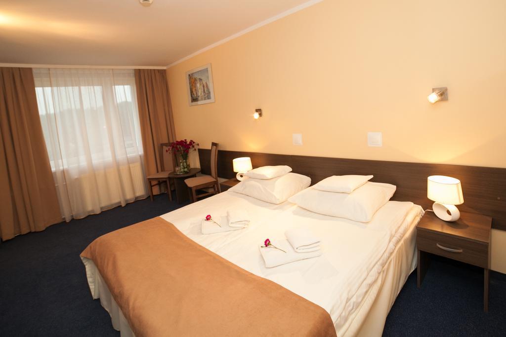 Hotel Ikar ビィドゴシュチュ 部屋 写真
